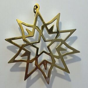Metropolitan Museum of Art star ornament, brass with gold plate, vintage 1978